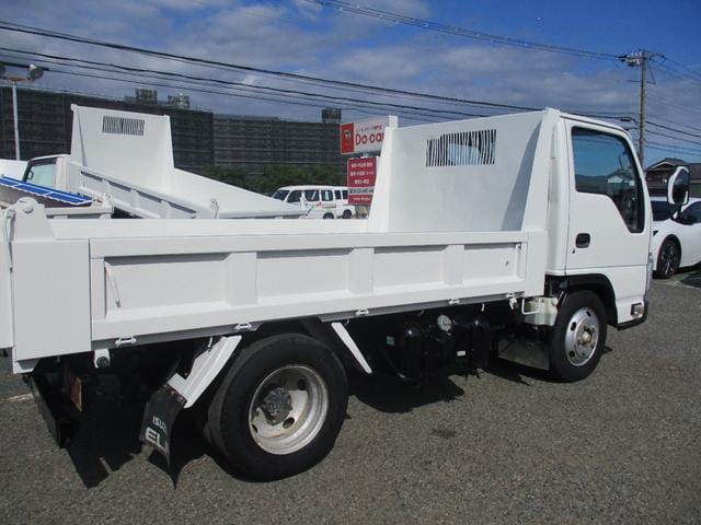 Isuzu ELF 2016